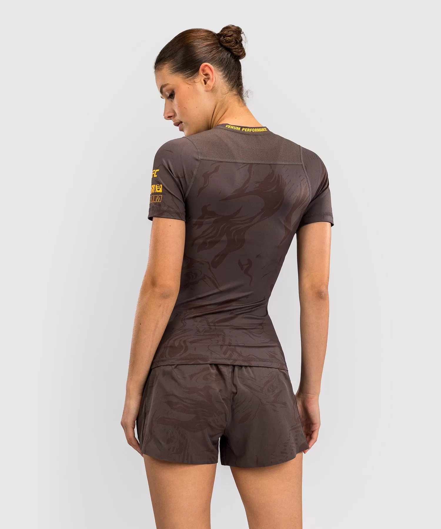 UFC Fusion by Venum Fight Week Women’s Performance Short Sleeve Rashguard - Solid Earthen Brown