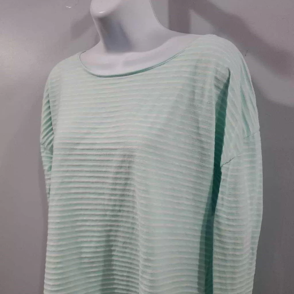 Vineyard Vines Top Medium