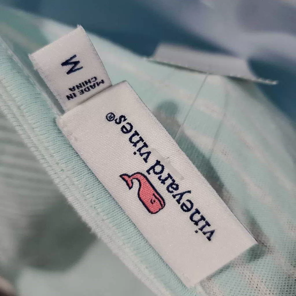 Vineyard Vines Top Medium